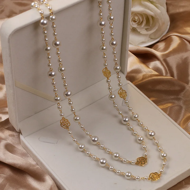 Elegant Pearl Necklace with Gold Chain